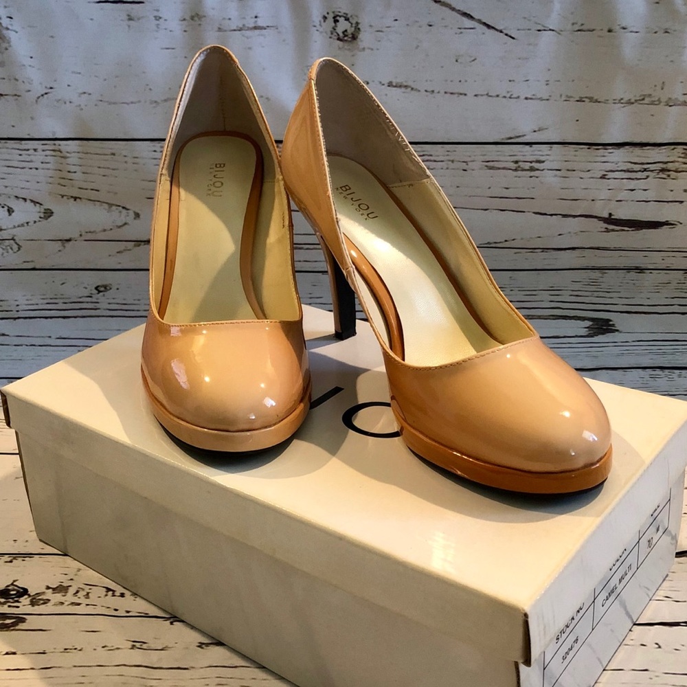 BIJOU NEW YORK—CAMEL OMBRÉ—PLATFORM HEELS!! (EUC)